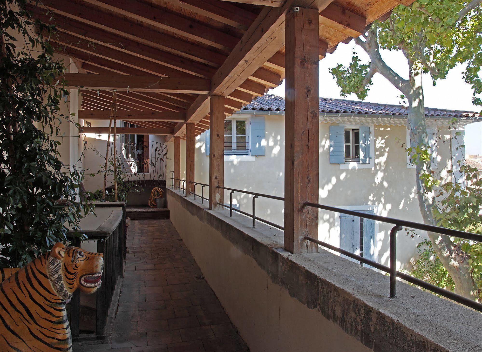 La Maison Sur La Sorgue - Esprit De France Л'Иль-сюр-ла-Сорг Экстерьер фото