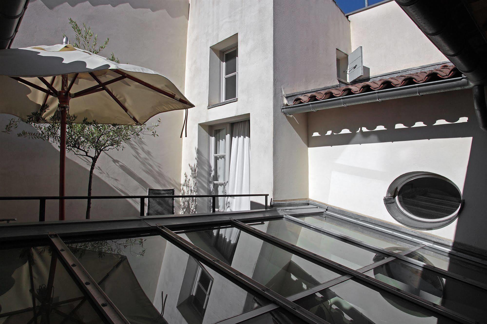 La Maison Sur La Sorgue - Esprit De France Л'Иль-сюр-ла-Сорг Экстерьер фото